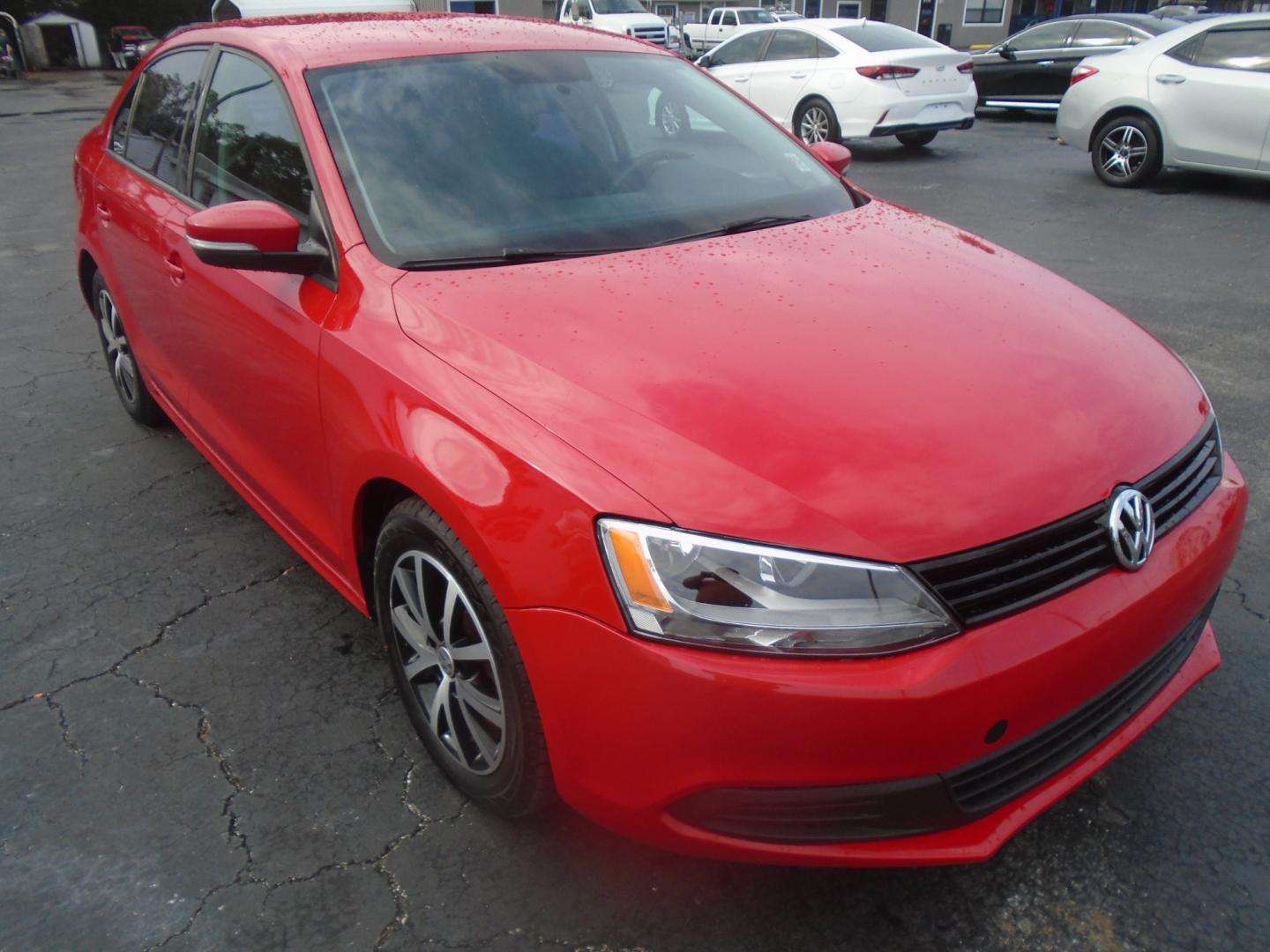 2012 RED Volkswagen Jetta SE (3VWDP7AJXCM) with an 2.5L L5 DOHC 20V engine, located at 6112 N Florida Avenue, Tampa, FL, 33604, (888) 521-5131, 27.954929, -82.459534 - Photo#2